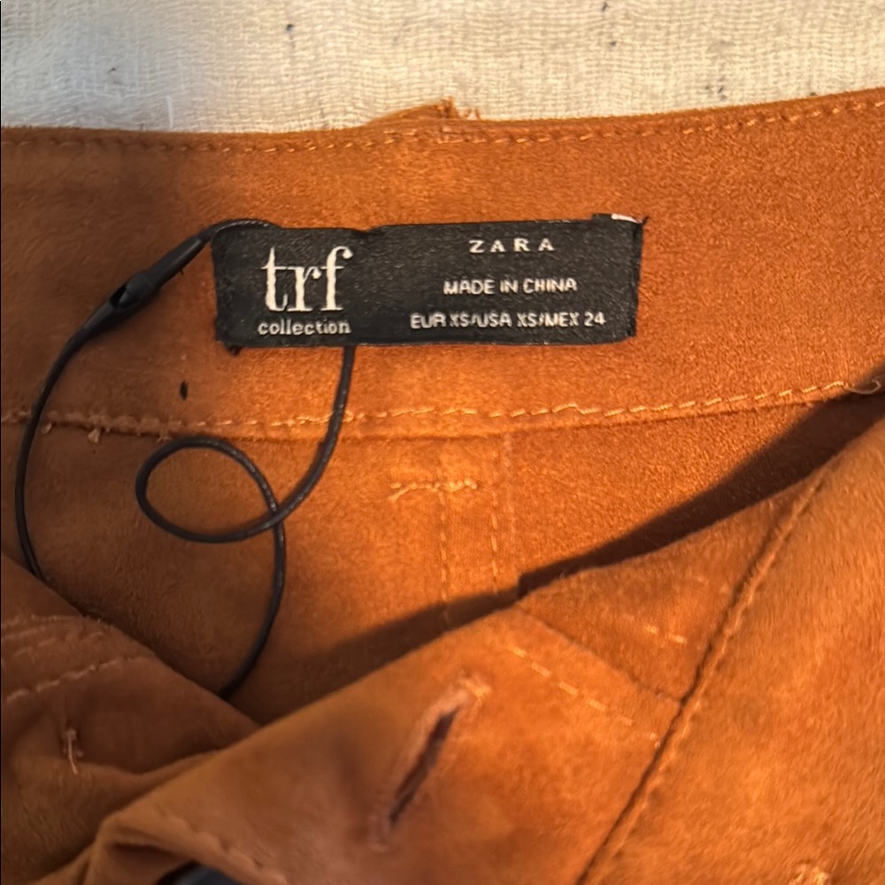 Zara- Brown Button-Front Women's mini Skirt - Picture 2 of 3